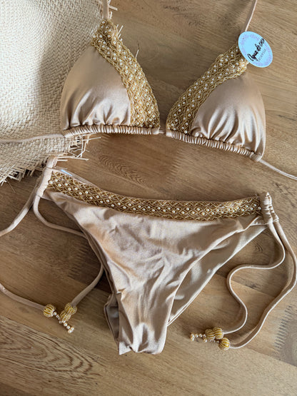 Bikini Dakota
